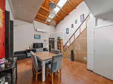 Depto Tipo Casa en Venta de 5 ambientes