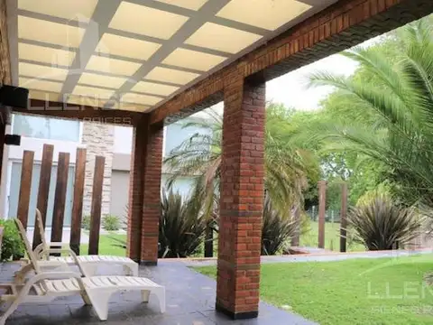 Casa 5 ambientes con 3 baños