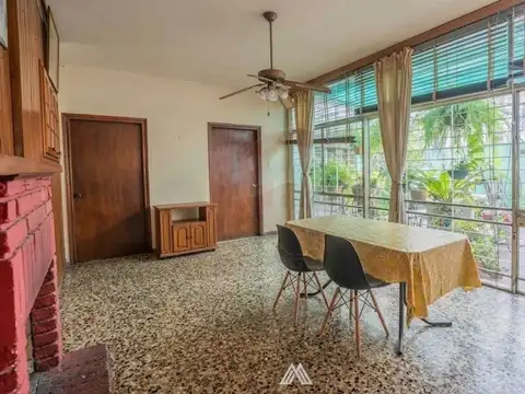 Casa 5 ambientes con 1 baño