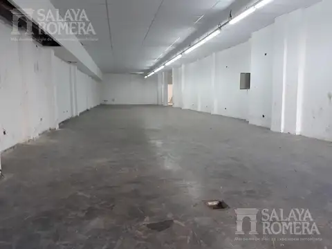 Venta Local  Avenida Libertador  Olivos  (230 m2)