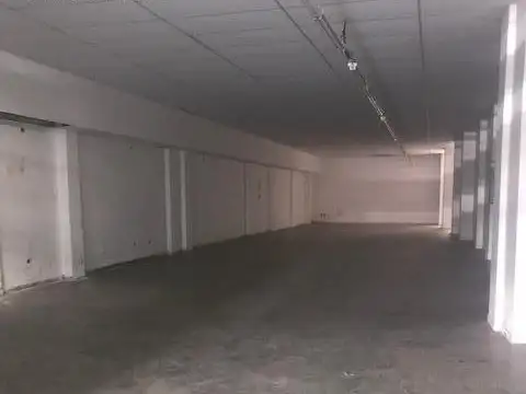 Venta Local  Avenida Libertador  Olivos  (230 m2)
