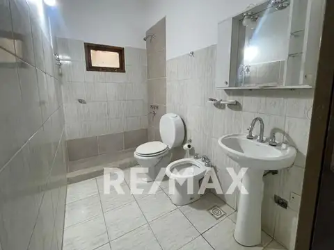 Casa 2 ambientes con 1 baño