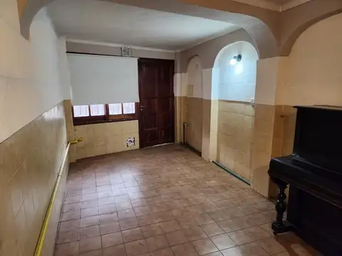 Casa 4 ambientes con 1 baño