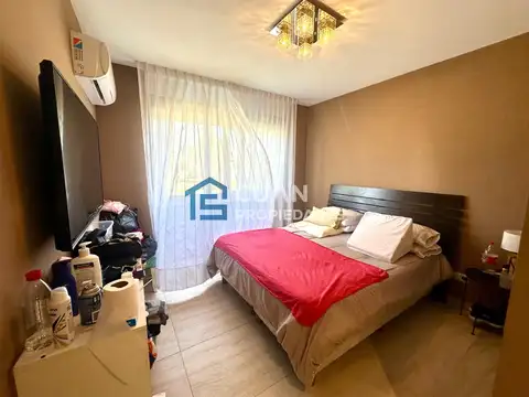 Casa en Venta con 6 cocheras