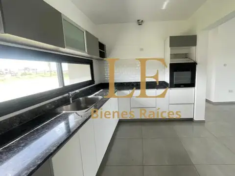 Casa en Alquiler en San Sebastian, USD 1.150
