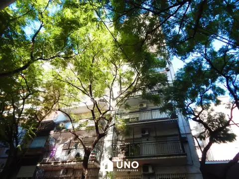 Salta 1581 - Dpto de 2/3 Dormitorios Externo. Con cochera.