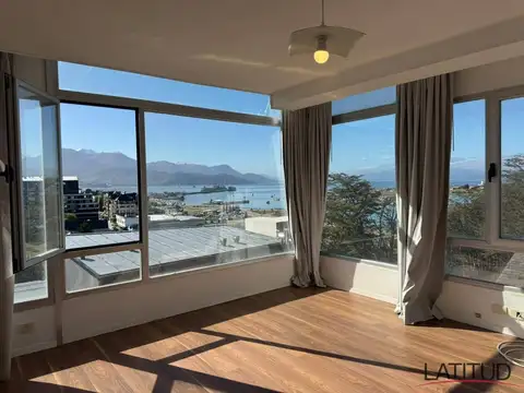 DPTO tipo trilpex c/cochera a metros del microcentro de Ushuaia - Apto Crédito