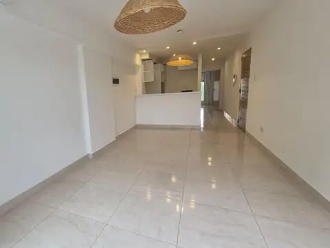 EXCELENTE SEMIPISO AL FRENTE CON DOS BALCONES   COCHERA FIJA CUBIERTA   TERRAZA EN SAAVEDRA