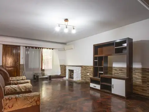 Casa 5 ambientes con 3 baños