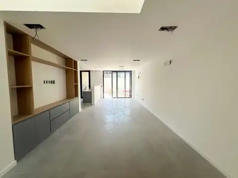 Depto Tipo Casa en Venta con 1 cocheras