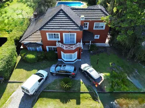 Boulevard dupuy al 6000 , Echeverria del lago