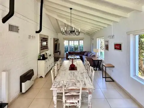 Boulevard dupuy al 6000 , Echeverria del lago