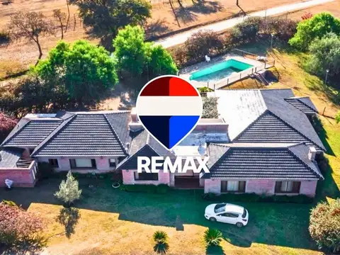 CASA 8 AMBIENTES 500 M2 VENTA LA LUCINDA NORTE