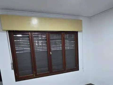 Casa en Alquiler con 1 cochera