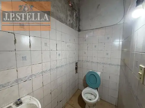 Local 20 m² con Baño - Casanova