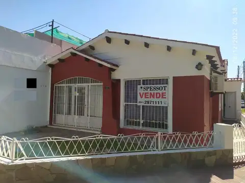 ¡HERMOSA esquina en el corazón de Fisherton! APTA CREDITO!
