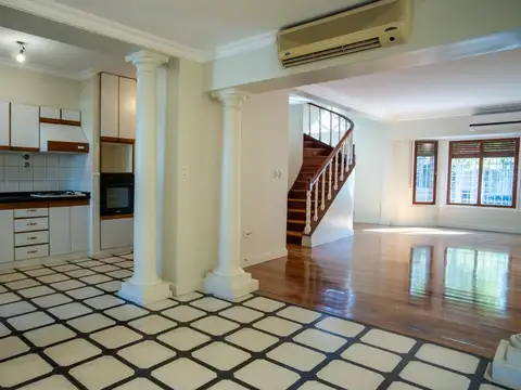 Colombres al 300, Haedo Chico