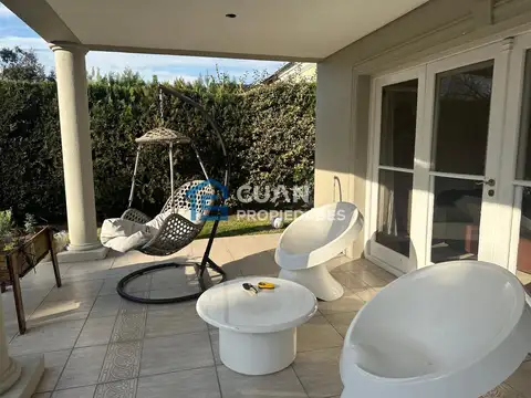 Casa en Venta en El Establo, USD 440.000