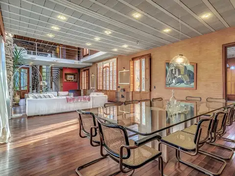 Casa en Alquiler Temporal con 3 cocheras