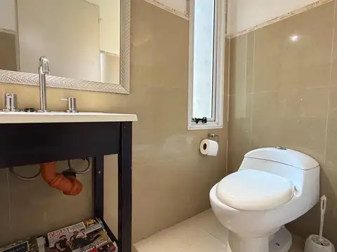 Casa 5 ambientes con 4 baños