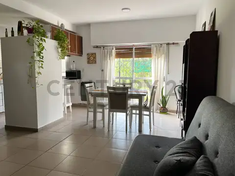 13 entre 518 y 519 1300, Piso 0