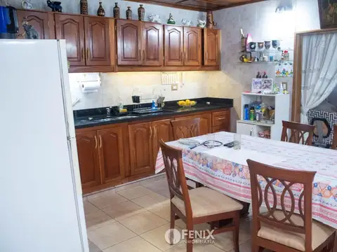 CF1240 - CASA EN VENTA - AV. FRANCISCO DE HARO Y MARIANO MORENO