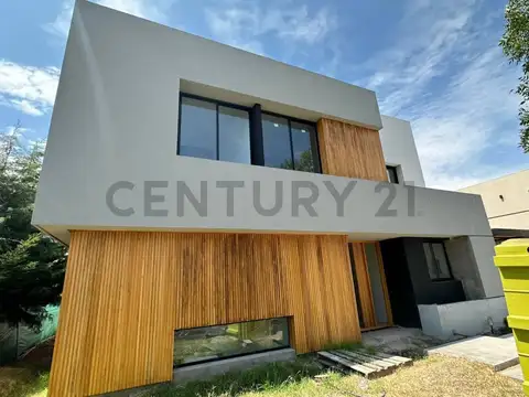 Venta Casa Barrio Cerrado Pilar Lagoon 4 amb con jardin y piscina, super moderna