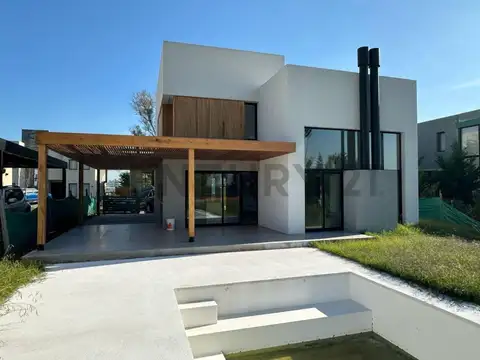 Caamano 1100, Piso 0