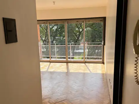 3 AMB/FRENTE/BALCON SOBRE AV. RIVADAVIA