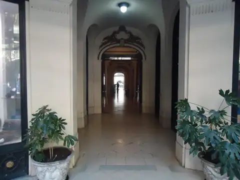 Oficina 4 ambientes con 1 baño