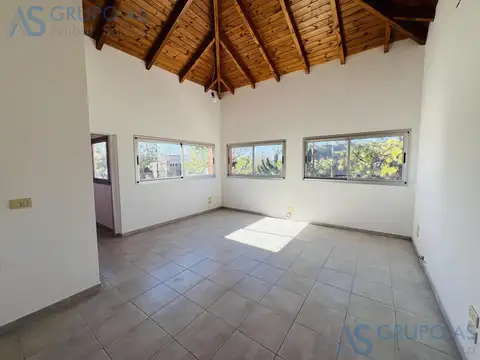 Oficina en Alquiler en Funes, $ 750.000