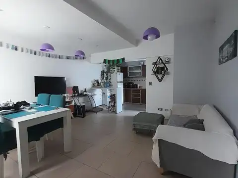Depto Tipo Casa 3 ambientes con 1 baño