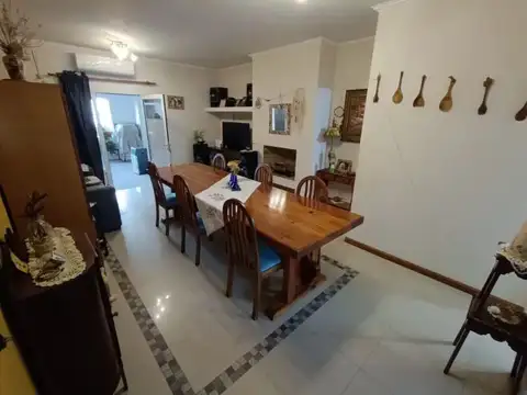 Casa 6 ambientes con 1 baño