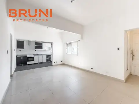 Departamento en Venta en Parque Chacabuco, USD 120.000