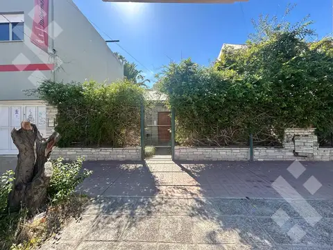 VENTA CASA EN CENTRO ESTE NQN