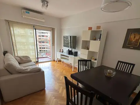 Muy lindo 2 ambientes totalmente amueblado.