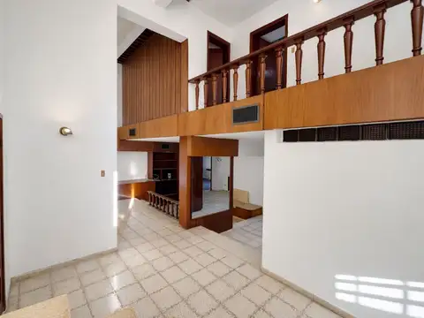 Casa 6 ambientes con 3 baños