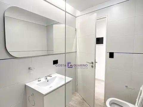 Excelente departamento de 2 ambientes en 3º piso al frente con balcón y terraza