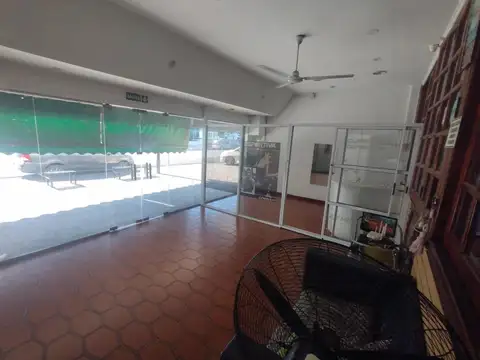 LOCAL COMERCIAL EN ALQUILER - AV. LAVALLE