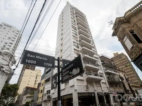 Piso de 2 dormitorios, escritorio y cochera