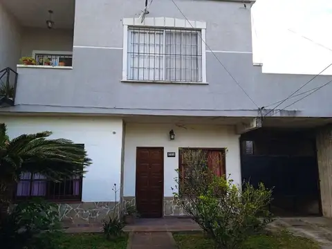 VENTA CASA 3 AMBIENTES QUILMES CON DEPARTAMENTO