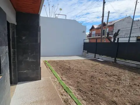 Casa en Alquiler con 1 cochera