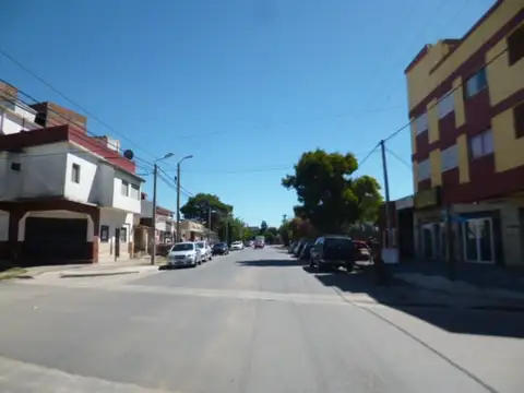 Calle 12 300, Piso 1