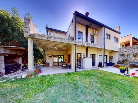 IMPORTANTE CASA EN VILLA DEL PLATA