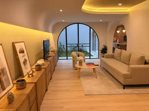 VENTA - Casa 3 dormitorios con pileta - Barrio Lourdes