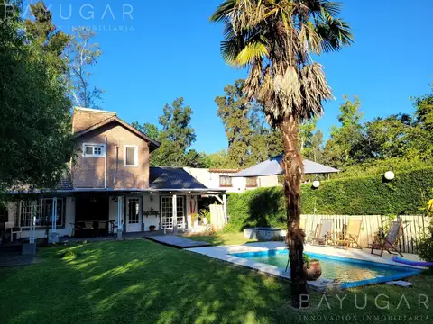 Venta Casa - Barrio La Esmeralda - APTO CREDITO - Acepta permuta por menor valor