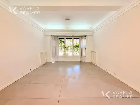 Casa en Alquiler con 2 cocheras