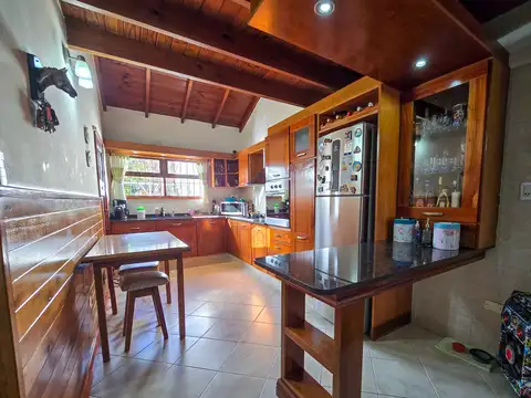 Chalet 4 amb. garage, parque- Ap. crédito - Guanahani y Int. Vignolo