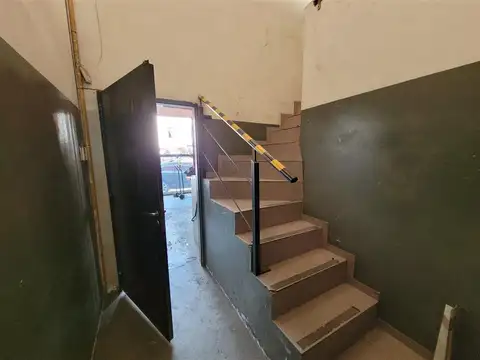 Galpon de 348m2, zona industrial, Inmejorable acceso - Florida Oeste - Vicente Lopez