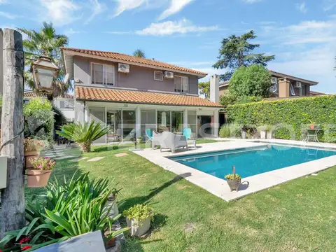 Casa en venta en LA CANDELA 5 ambientes